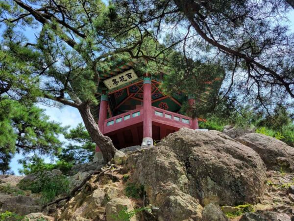 扶余の扶蘇山城の百j花亭