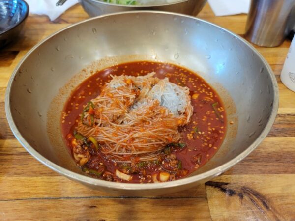 扶余にある「サビ麺屋」のピビン冷麺