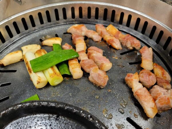 市庁にある「トティ大家」のサムギョプサル