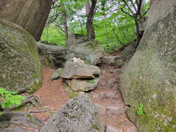 雪岳山フンドゥル岩から蔚山岩への道