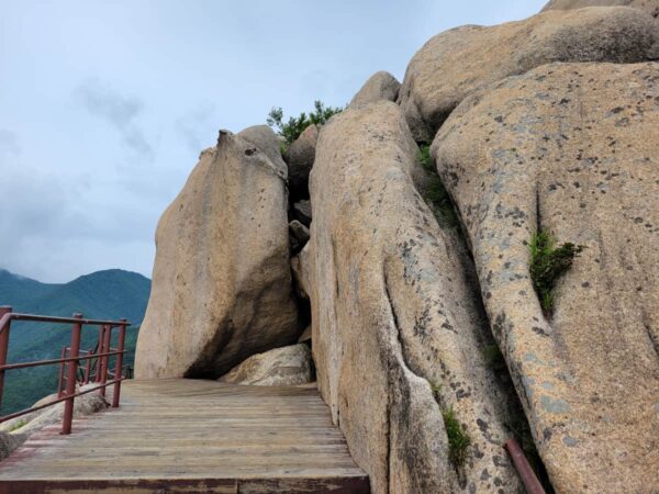 雪岳山の蔚山岩展望台