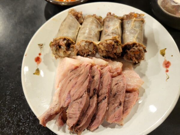 「農民白岩スンデ」のスンデ定食