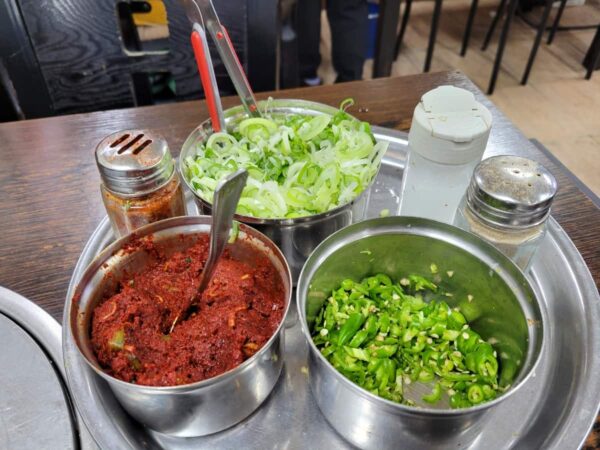 東大門にある「テファジョン チンチャヘジャングッ」の料理