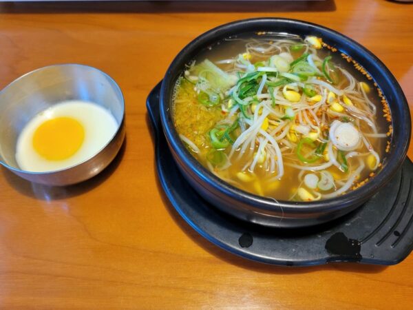 「全州現代屋」江南大路店の全州南部式コンナムルクッパ