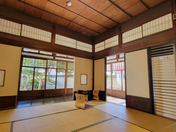 「文化共感・水晶」の1F室内