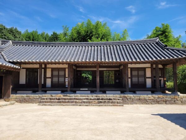 河東郡にある崔参判宅