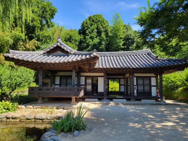 河東郡にある崔参判宅