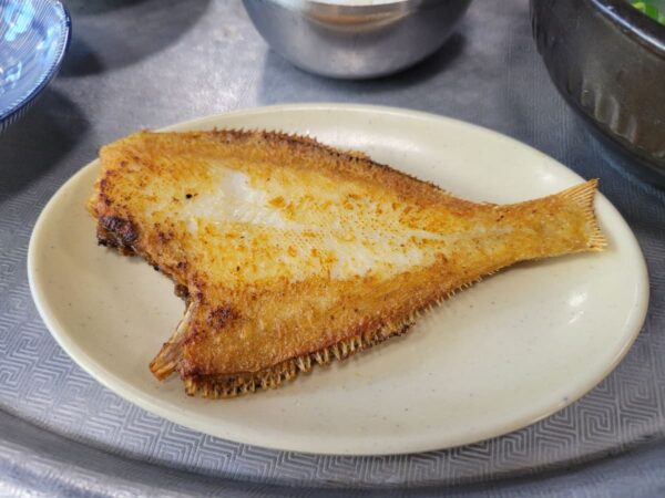 河東にある「ミミ食堂」の料理