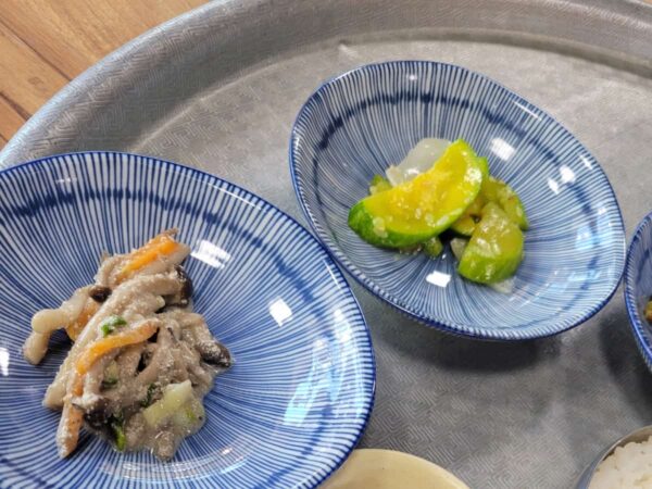 河東にある「ミミ食堂」の料理