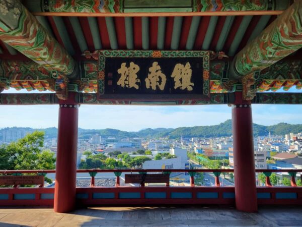 晋州城の北将台から見た晋州市内