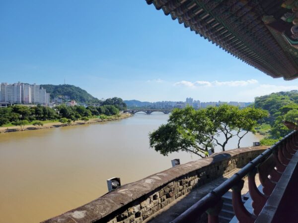 晋州城の矗石楼から見た南江