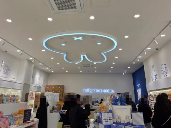 聖水にあるミッフィーストアの店内