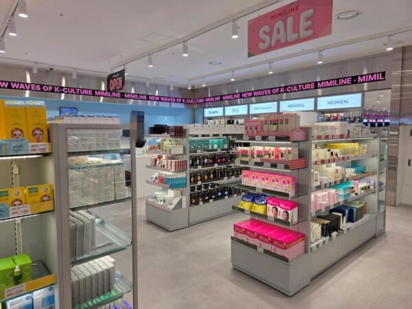 MIMILIINE明洞店の4階はコスメと食品売り場