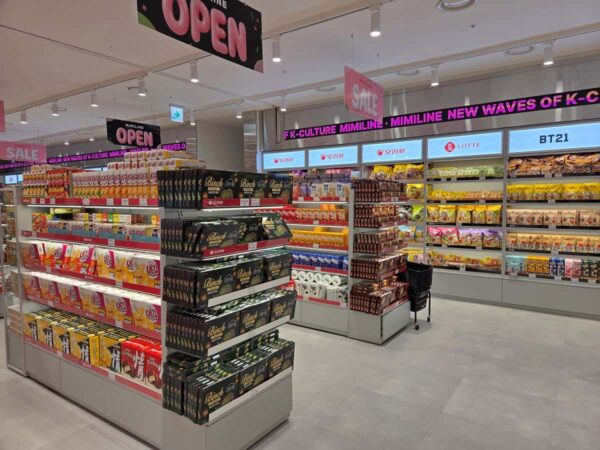 MIMILIINE明洞店の4階はコスメと食品売り場
