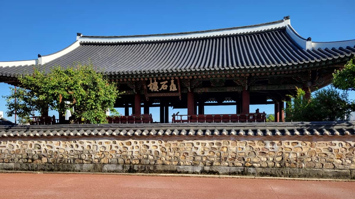 晋州城の矗石楼