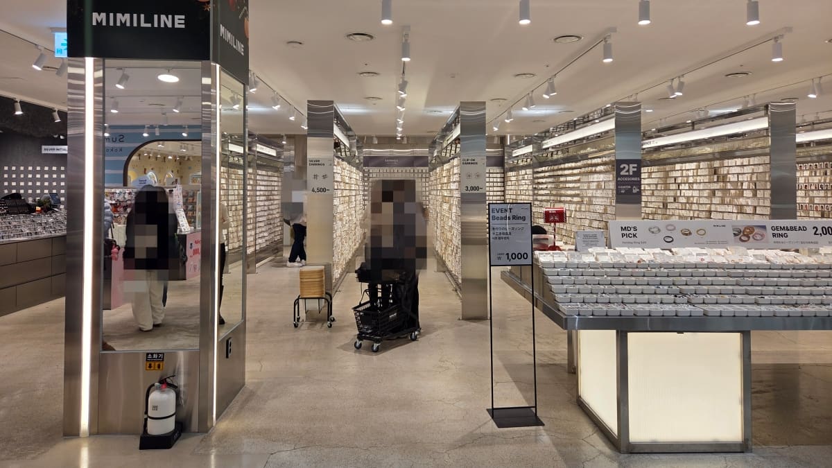 MIMILIINE明洞店の2階