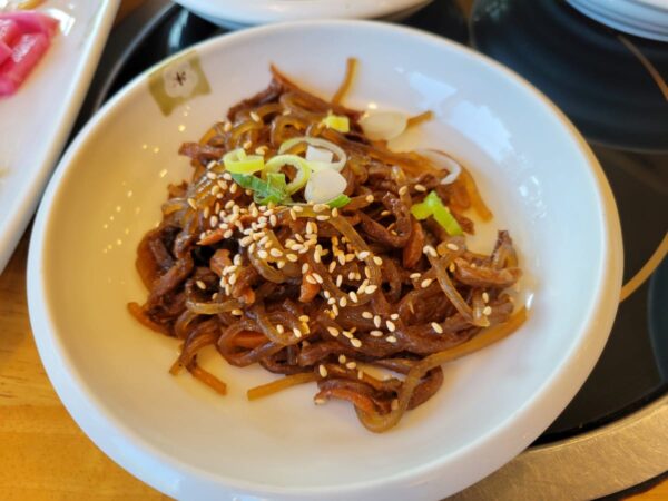 晋州城の前にある「ユジョンジャンオ」の料理