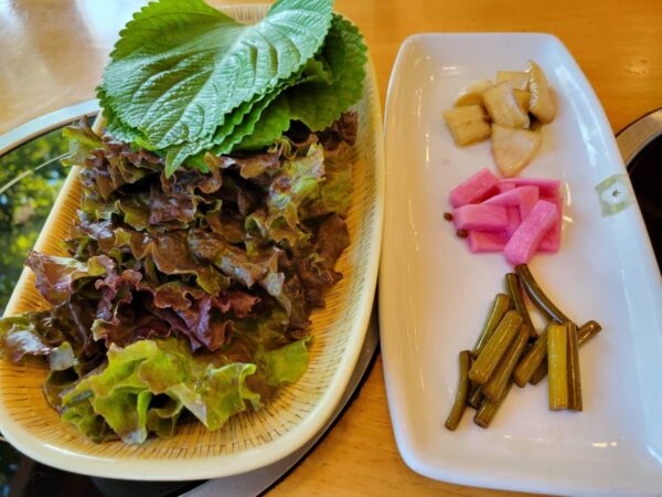 晋州城の前にある「ユジョンジャンオ」の料理