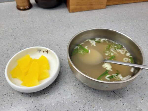 釜山の西面にある「フェグッスハルメチッ」の料理