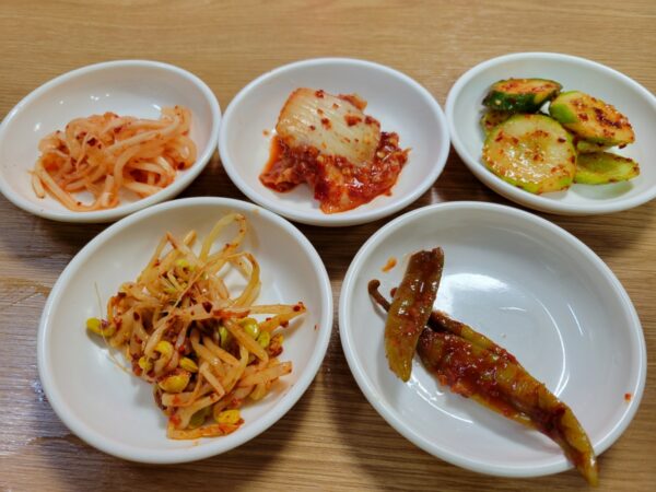 釜山のチャガルチにある五福食堂の料理