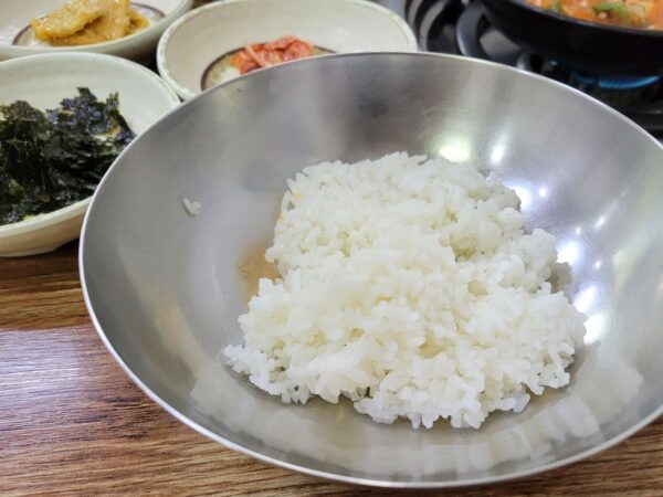釜山の西面にある「チョバンナッチポックン」の料理