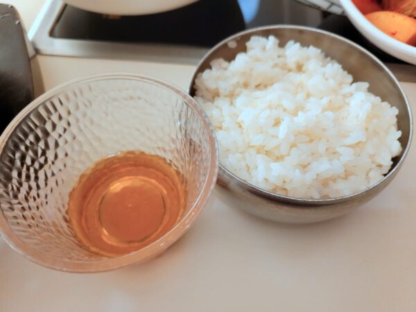 「サムサムピョグッ」の料理