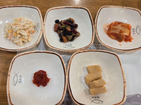 「青草水ムルフェ」の料理