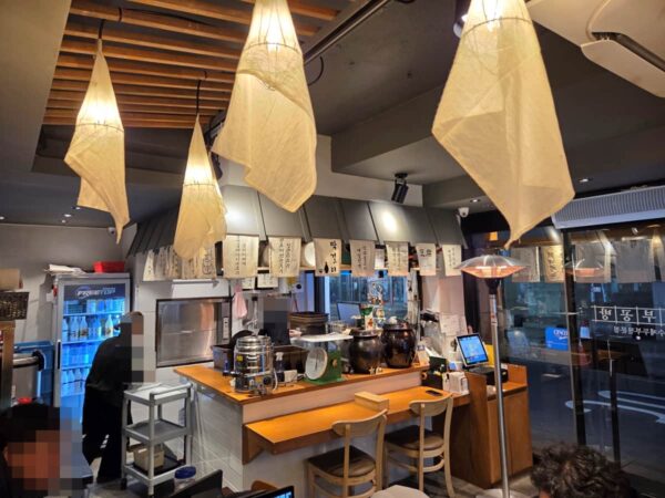 「タッサバル豆腐工房」東大門歴史文化駅店の店内