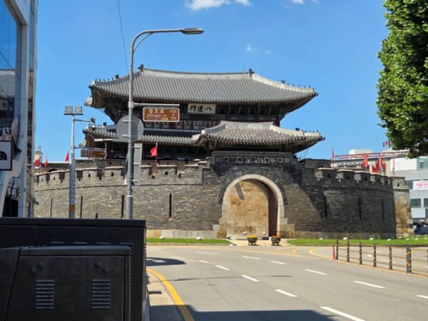 水原の八達門